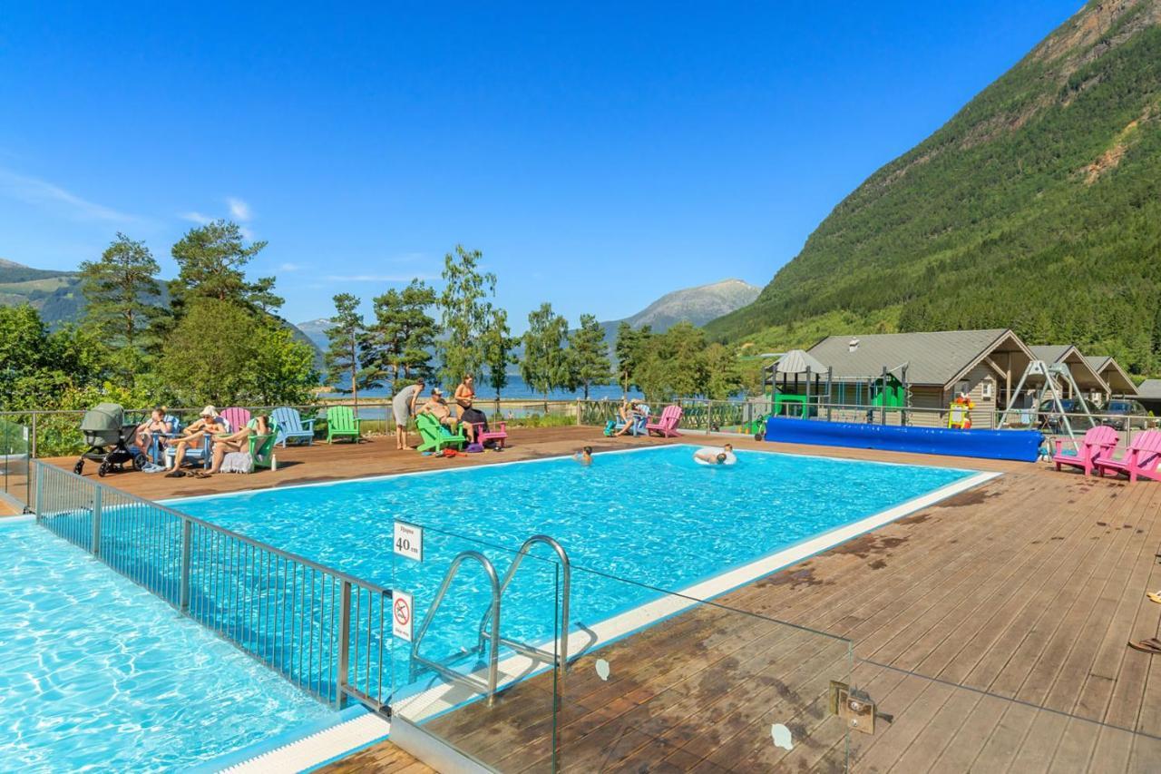 Mikkelparken Ferietun Hotel Кихсарвик Екстериор снимка